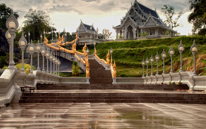 معبد Wat Kaew Korawaram