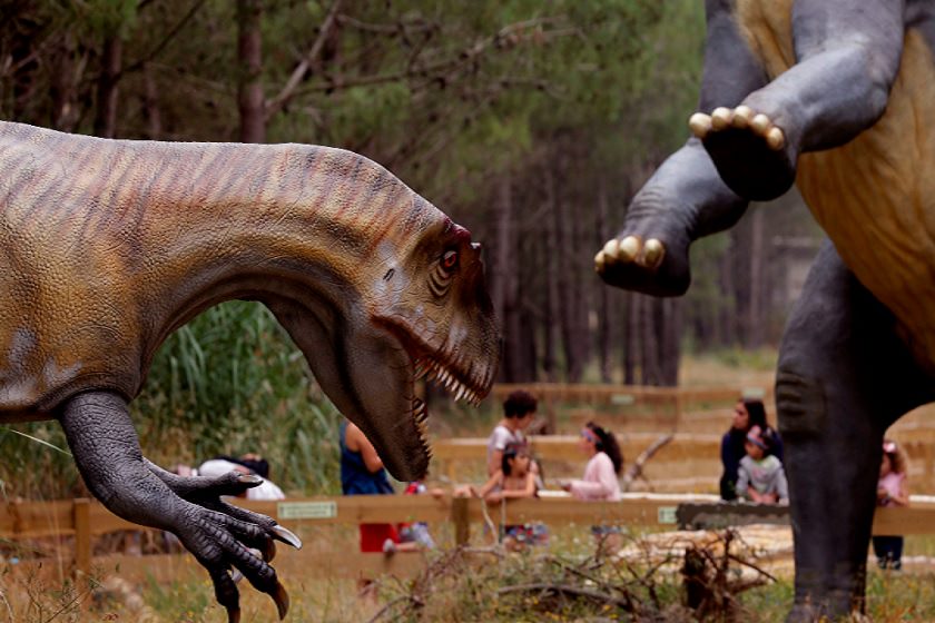 پارک ژوراسیک لورینیا پرتغال؛ بهترین تجربه تماشای دایناسورها