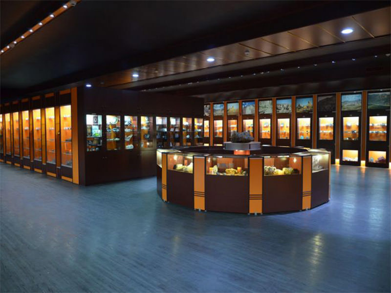 موزه زمین شناسی تهران