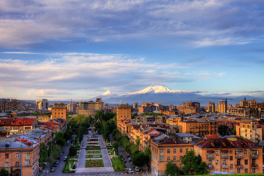 بهترین زمان سفر به ایروان؛ یادبود معماری دوران شوروی در ارمنستان