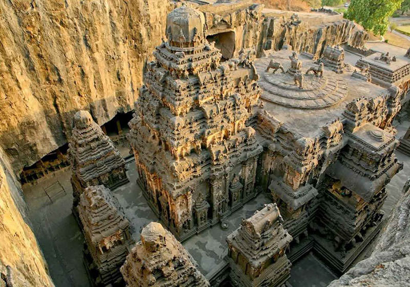 کیلاسا؛ معبدی زیبا در دل کوه‌های سخت هند