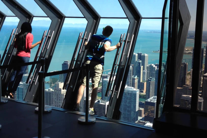 شیکاگو؛ کج شدن از طبقه ۹۴ یک آسمان خراش