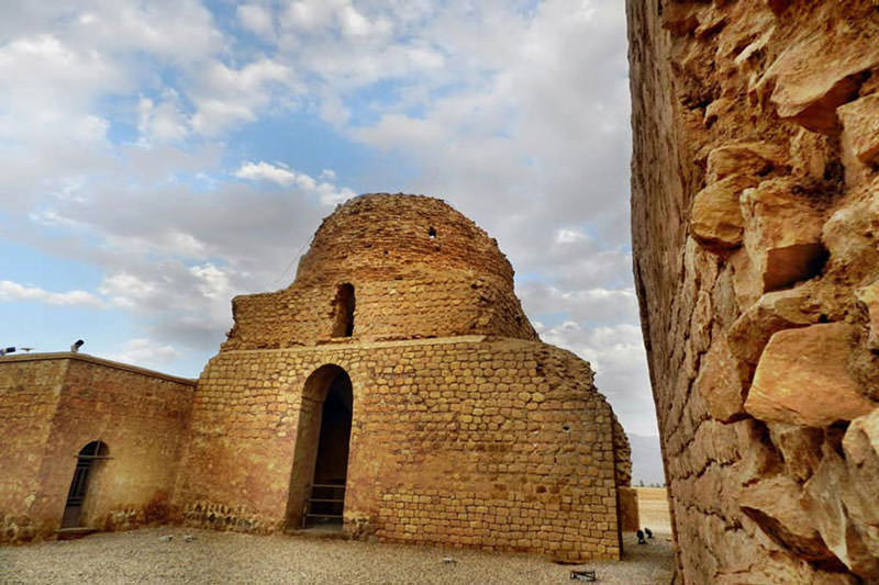 کاخ سروستان