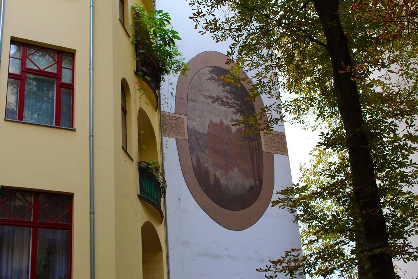 نقاشی‌ های دیواری فراموش شده برلین احیا می‌شوند