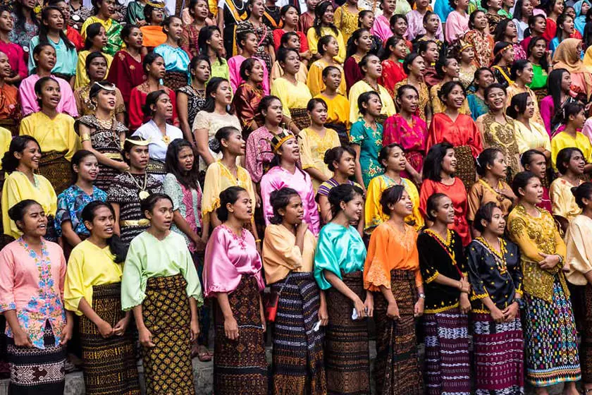 با آداب و رسوم مردم اندونزی آشنا شوید