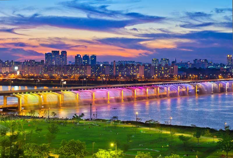 نورافشانی و آبنماهای پل بانپو سئول، کره جنوبی