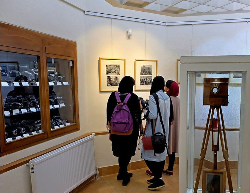 موزه عکسخانه شهر، نمایش تاریخ تصویری ایران