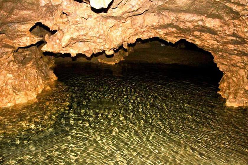 غار آبی دانیال؛ آشنایی با مقاصد تورهای طبیعت گردی ایران