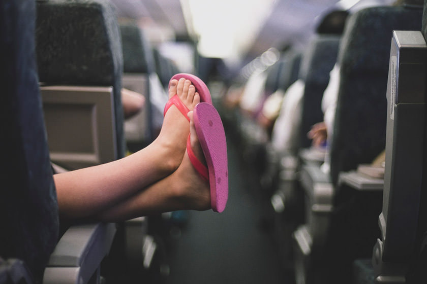 نکاتی برای پیشگیری از ورم پا در سفرهای هوایی