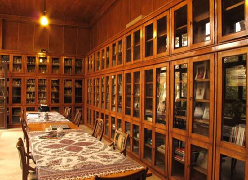 کتابخانه موزه مقدم