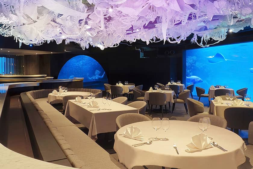 افتتاح بزرگ‌ترین رستوران زیر آب جهان در تایلند 