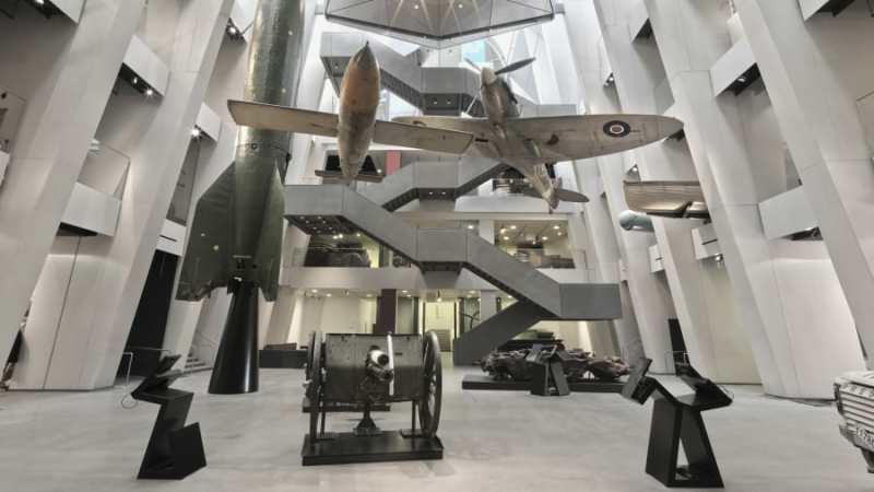 هواپیما و موشک های جنگی در موزه سلطنتی جنگ