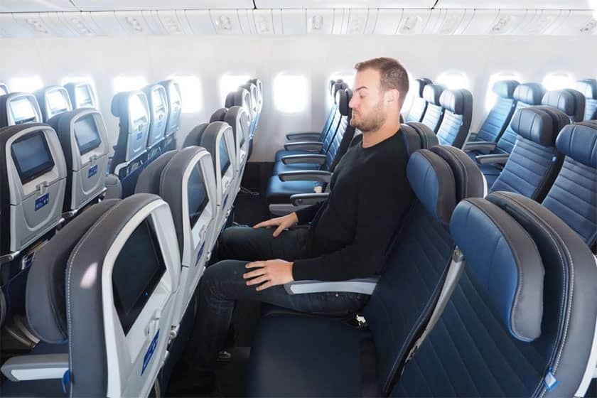 قوانین نانوشته برای نشستن روی صندلی وسط هواپیما