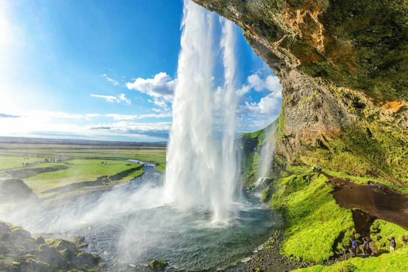  آبشار سلیالاندفوس (Seljalandsfoss)، ایسلند