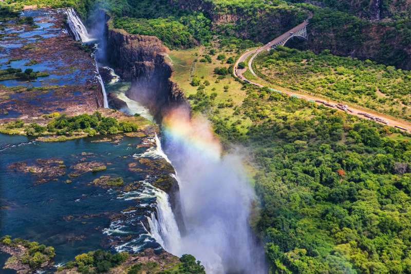 آبشار ویکتوریا، زامبیا و زیمبابوه