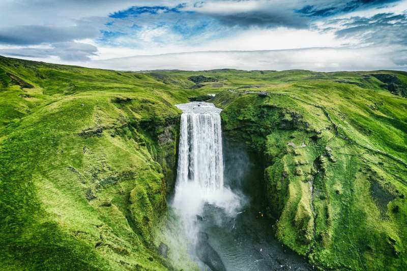  آبشار اسکگوافوس (Skogafoss)، ایسلند 