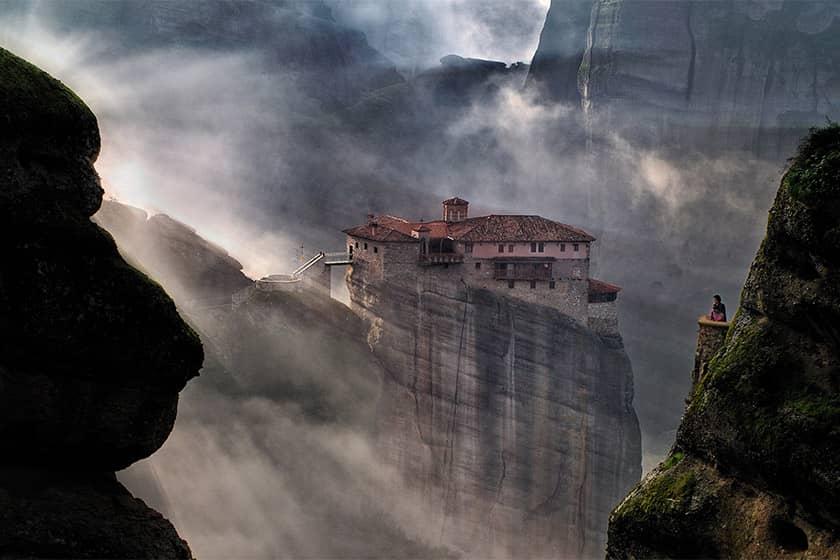 ۲۰ مکان مقدس دنیا که در جاهای خطرناکی ساخته شده‌اند