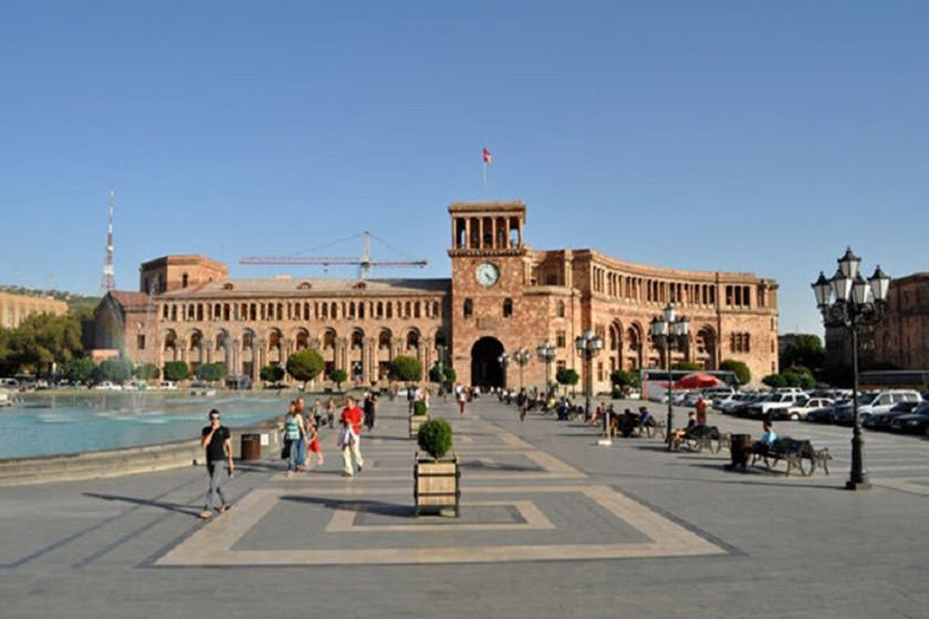 میدان جمهوری ، برترین جاذبه گردشگری در تور ارمنستان