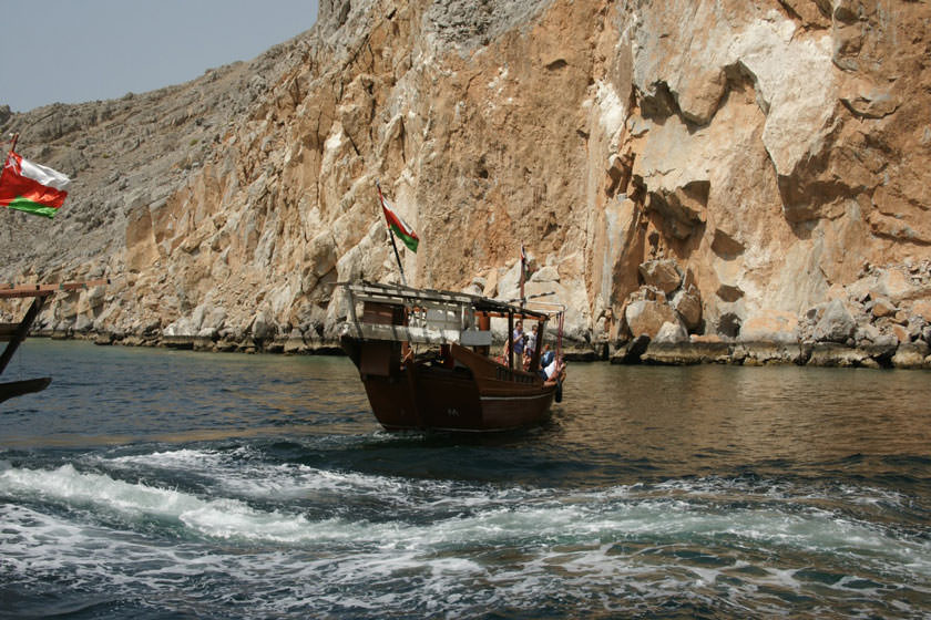 هشدار به ایرانی‌های جویای شغل: کشور عمان «ویزای کار» ندارد