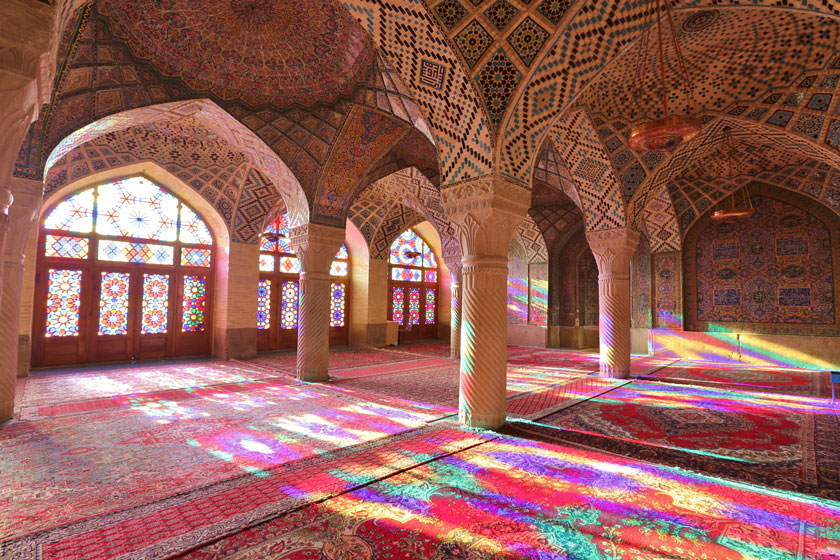 تور مجازی مسجد نصیرالملک؛ شبستانی از رنگ و نقش