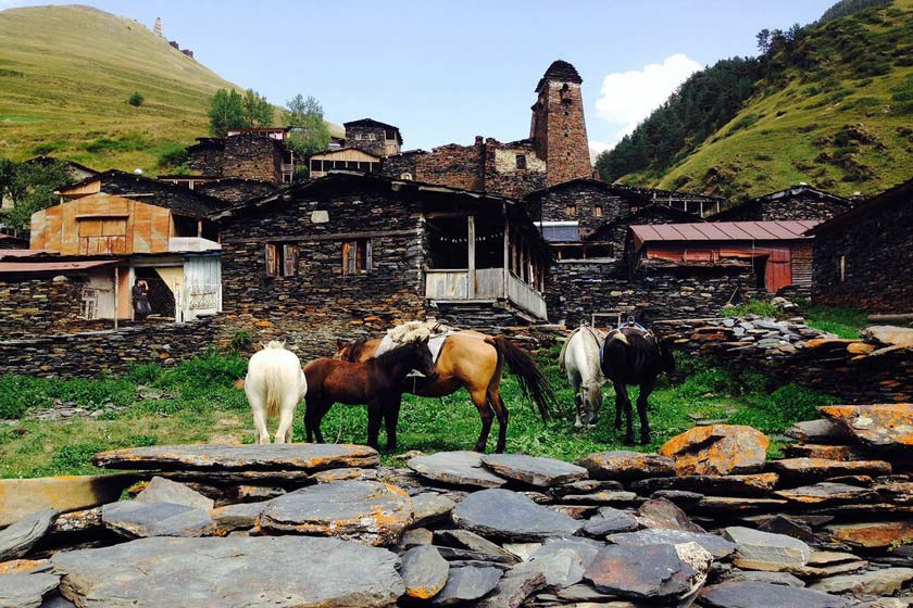 ۱۲ روستای کوهستانی که در سفر به گرجستان نباید از دست داد