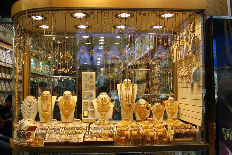 ویترین طلافروشی در بازار طلای دبی 