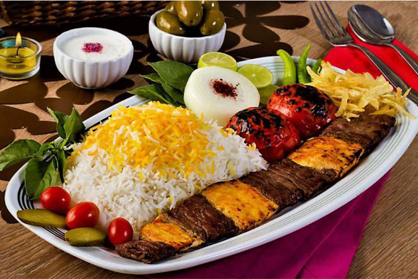 ۱۰ توصیه سلامتی برای صرف غذا در رستوران‌های ایرانی