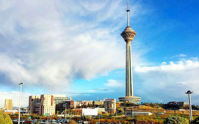 منظره برج میلاد و شهر تهران