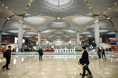 وضعیت نامشخص مسافران ایرانی در فرودگاه استانبول | مسافران زمینی برمی‌گردند