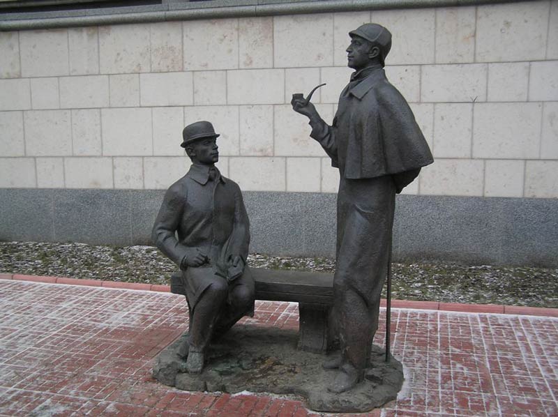 مجسمه یادبود شرلوک هولمز و دکتر واتسون