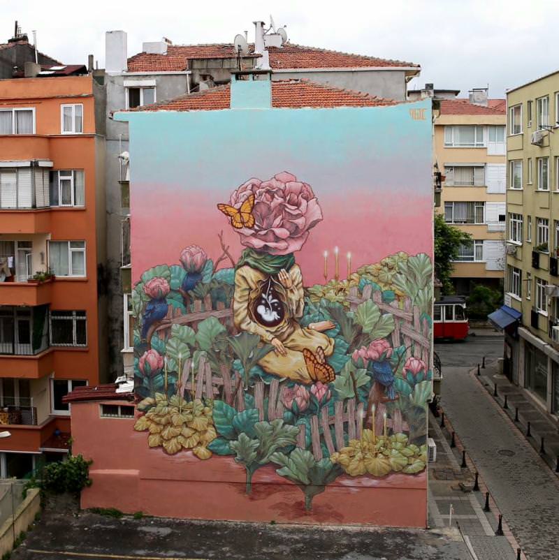 نقاشی دیواری مادر و اثر خیابانی استانبول