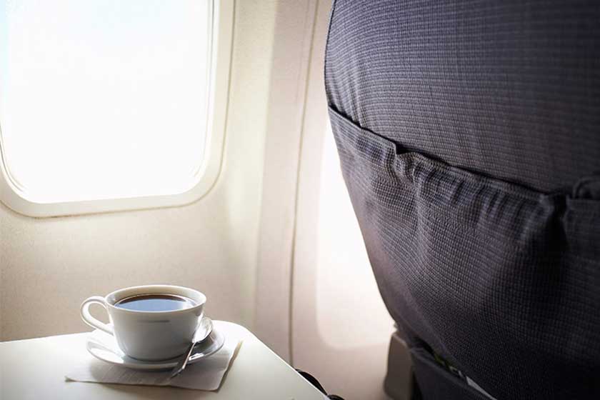 آیا در سفرهای هوایی باید از نوشیدن آب، چای و قهوه خودداری کنیم؟