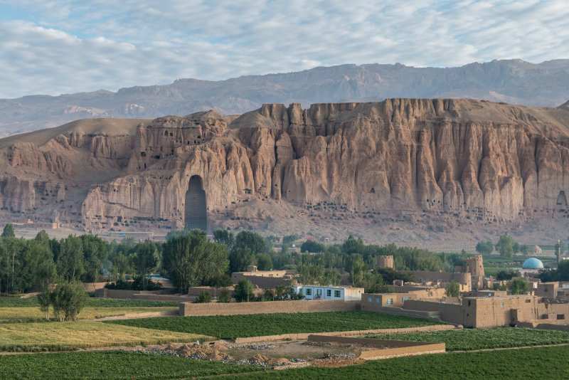 ویرانه های تندیس های یادمان بودا در بامیان افغانستان