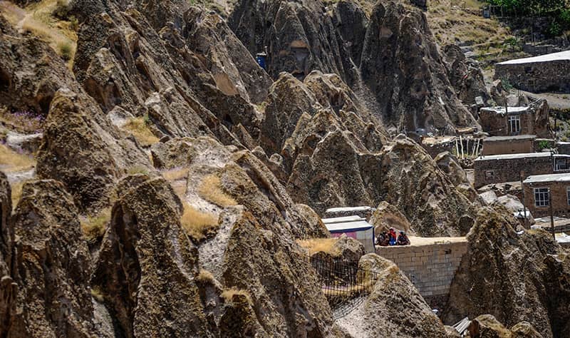 صخره‌های قندیلی روستای کندوان