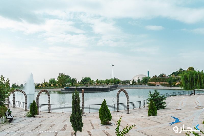 دریاچه هنر در مقابل باغ کتاب تهران