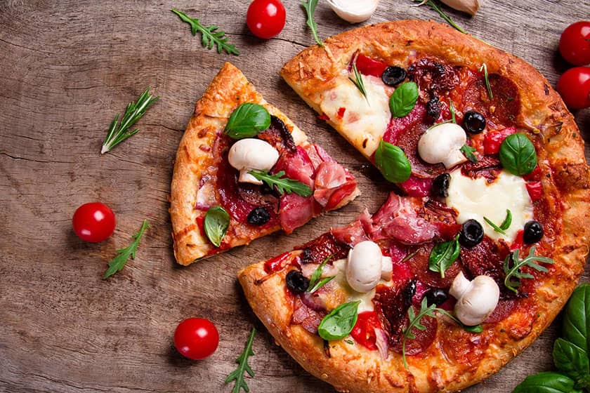 طرز تهیه پیتزا خانگی ساده؛ بدون فر پیتزا درست کنید