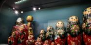عروسک‌های قرمز عروسک هندی در موزه عروسک‌های ملل