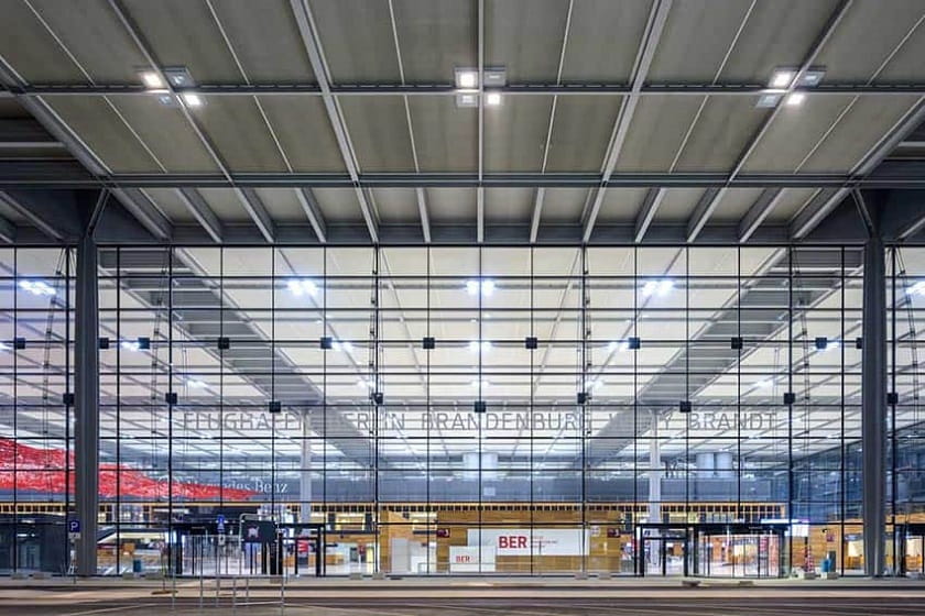 فرودگاه براندنبورگ برلین پس از ده‌ سال تاخیر افتتاح شد