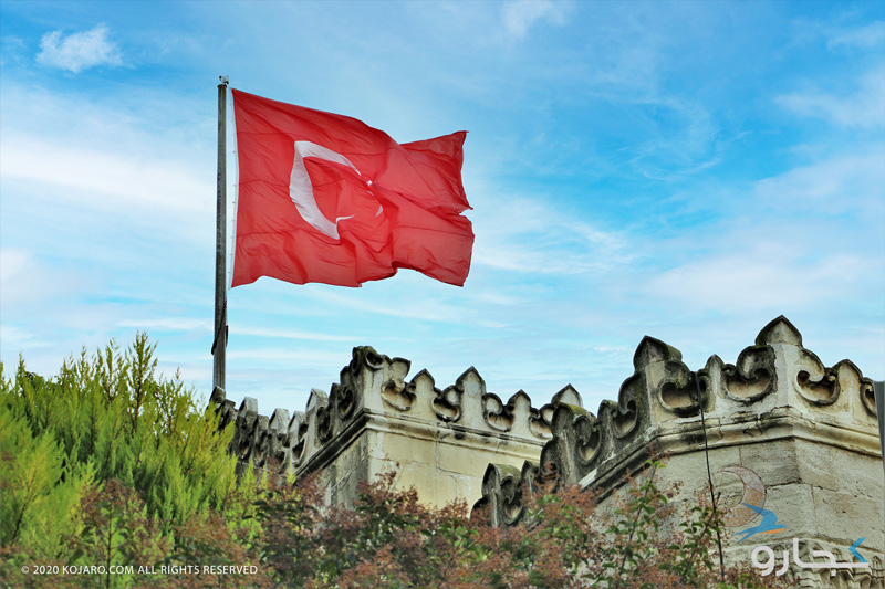 پرچم ترکیه بر فراز کاخ توپکاپی