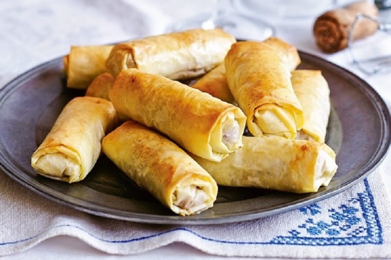 Meat roll with yufka dough and how to prepare it