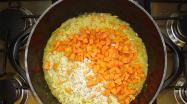 افزودن هویج به سوپ شیر