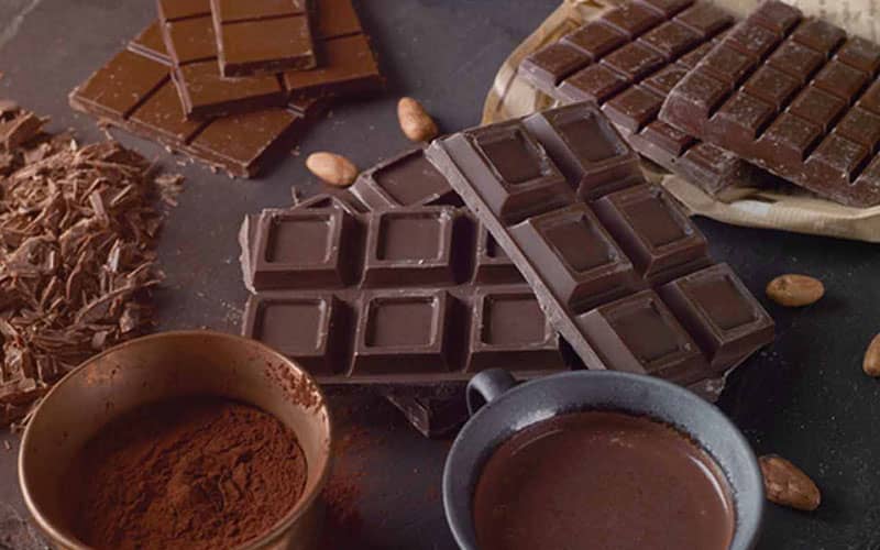 شکلات تخته ای و پودر کاکائو