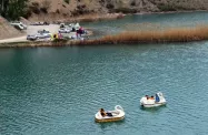 قایق پدالی در دریاچه ولشت. عکس از ایرنا