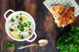 طرز تهیه آوگولمونو؛ سوپ خامه‌ای یونانی با طعم لیمو