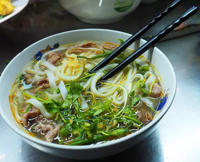 سوپ نودل فو؛ غذای ملی ویتنام
