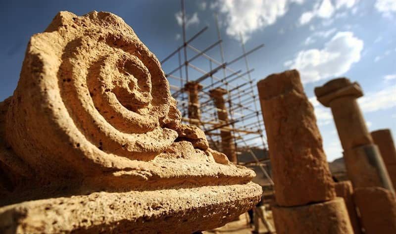 سرستون های سنگی معبد خوهه