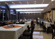 رستوران هتل تبریز میز و صندلی سالن غذاخوری