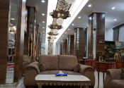 مبل و میز در لابی هتل تبریز