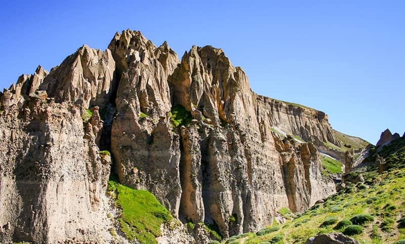 صخره‌ ها و تندیس های شیروان دره سی 