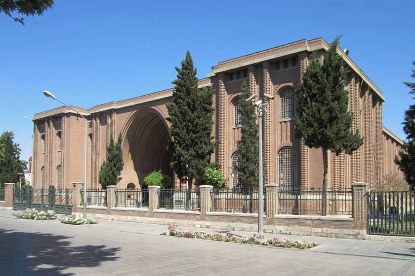 مخزن موزه ملی ایران به مرقد امام‌ خمینی (ره) منتقل می‌شود
